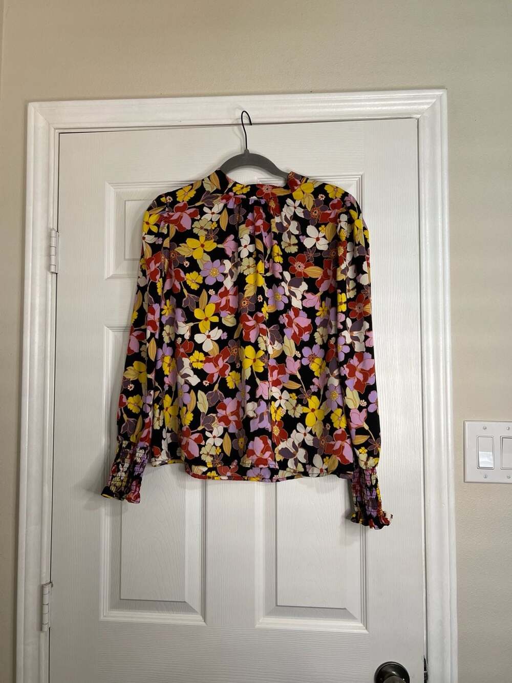 Who What Wear Floral Mock Neck Smocked Cuff Blouse Size L